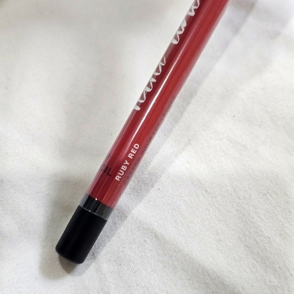 ♡Victoria's Secret Lip Liner | Velvet Line | Sold Out Items - 4 Colors Available - Picture 5 of 17